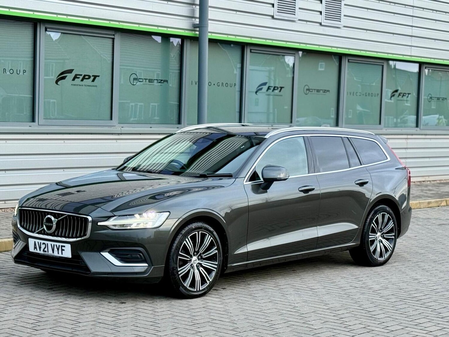 Used Volvo V60 2021 for sale - 77688989: Photo 39