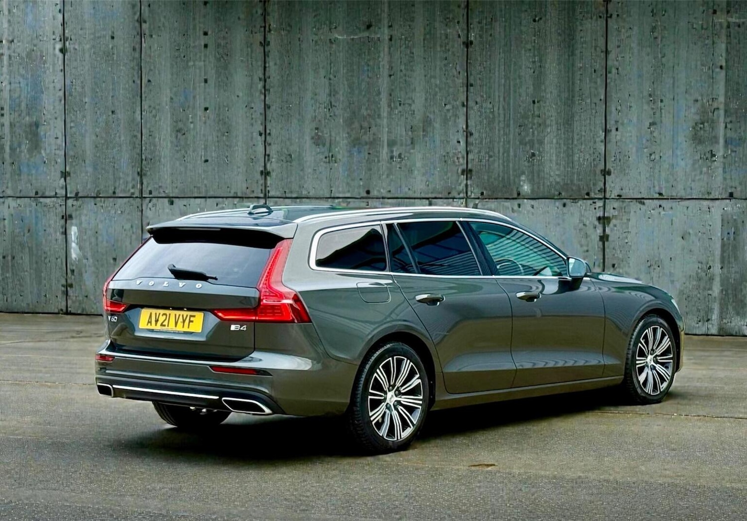 Used Volvo V60 2021 for sale - 77688989: Photo 5
