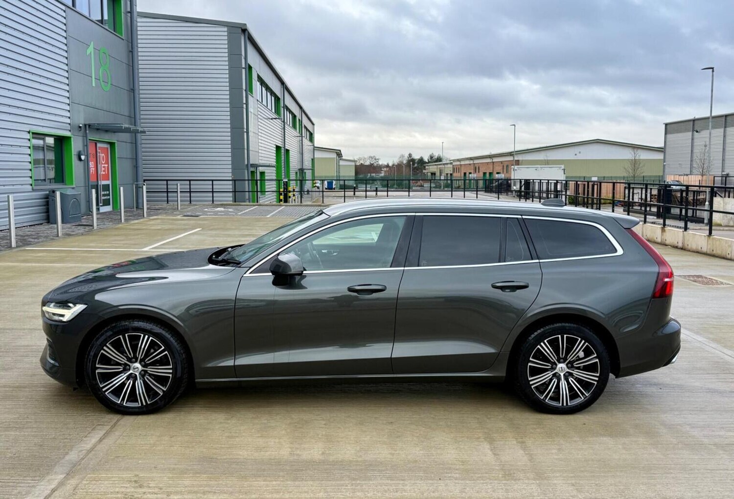 Used Volvo V60 2021 for sale - 77688989: Photo 56