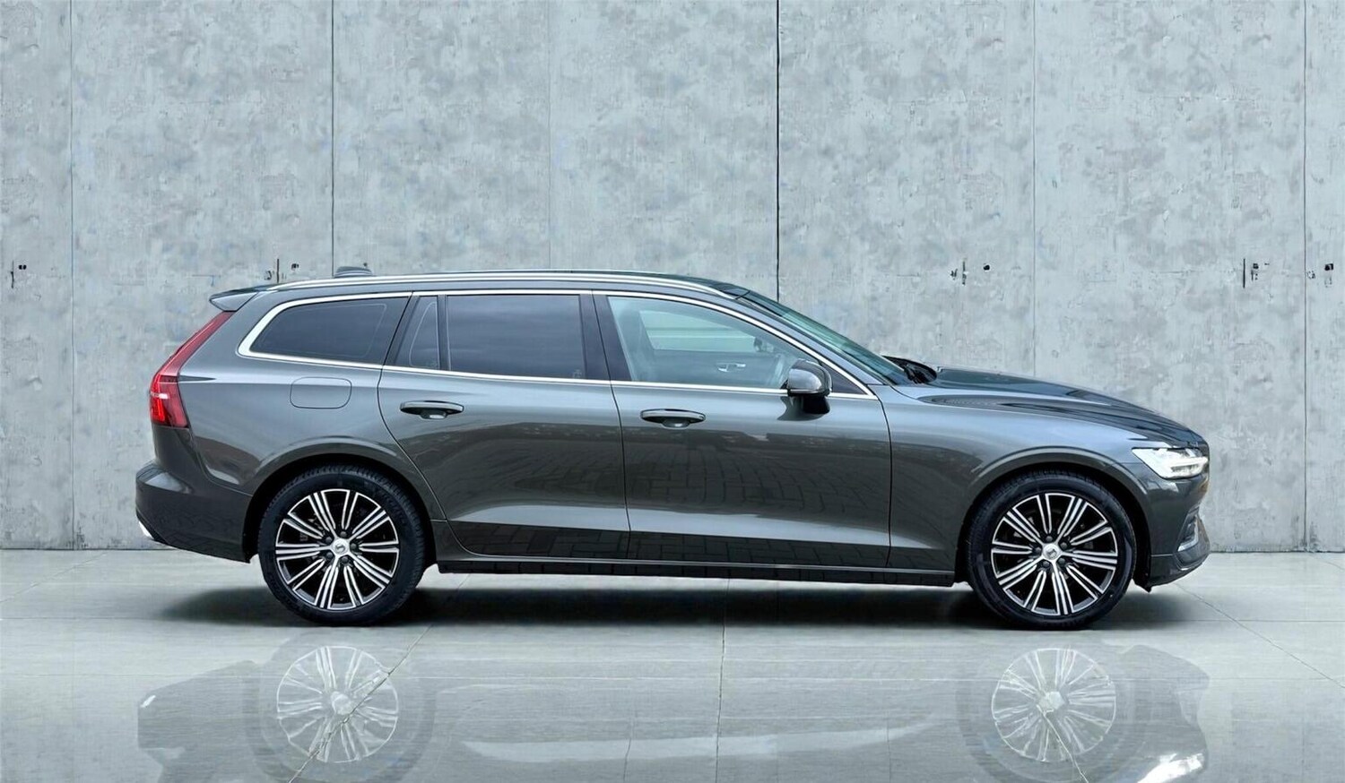 Used Volvo V60 2021 for sale - 77688989: Photo 7