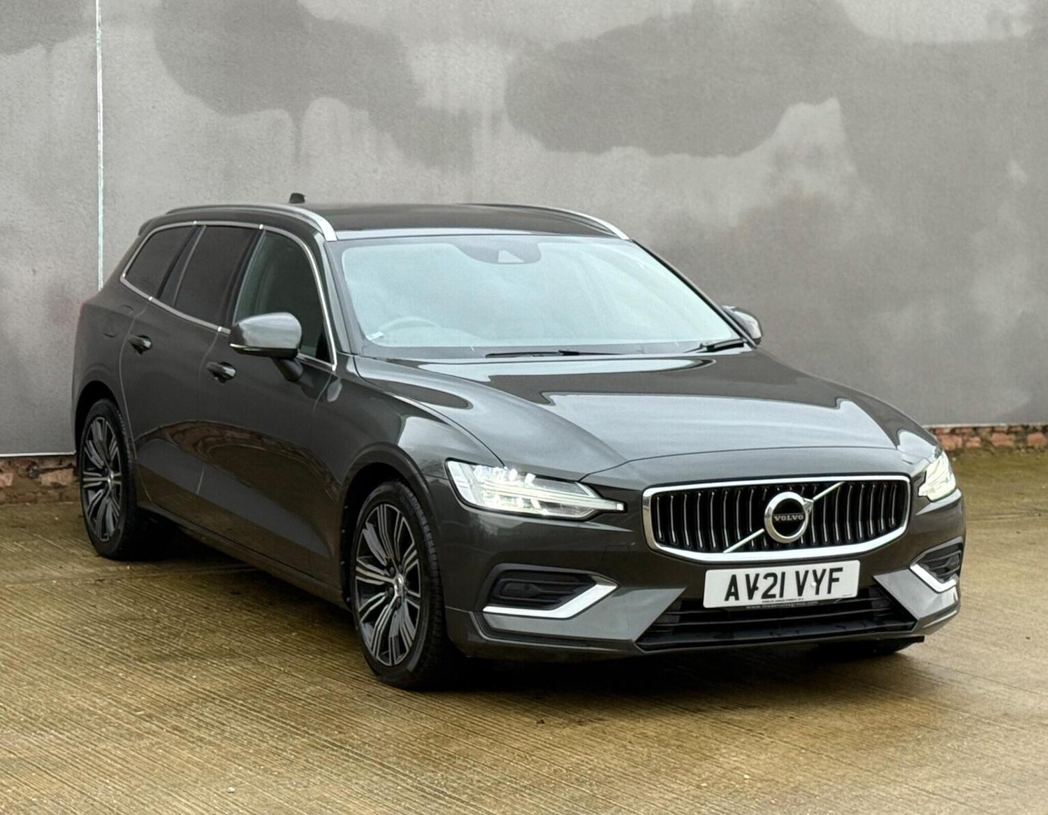 Used Volvo V60 2021 for sale - 77688989: Photo 77