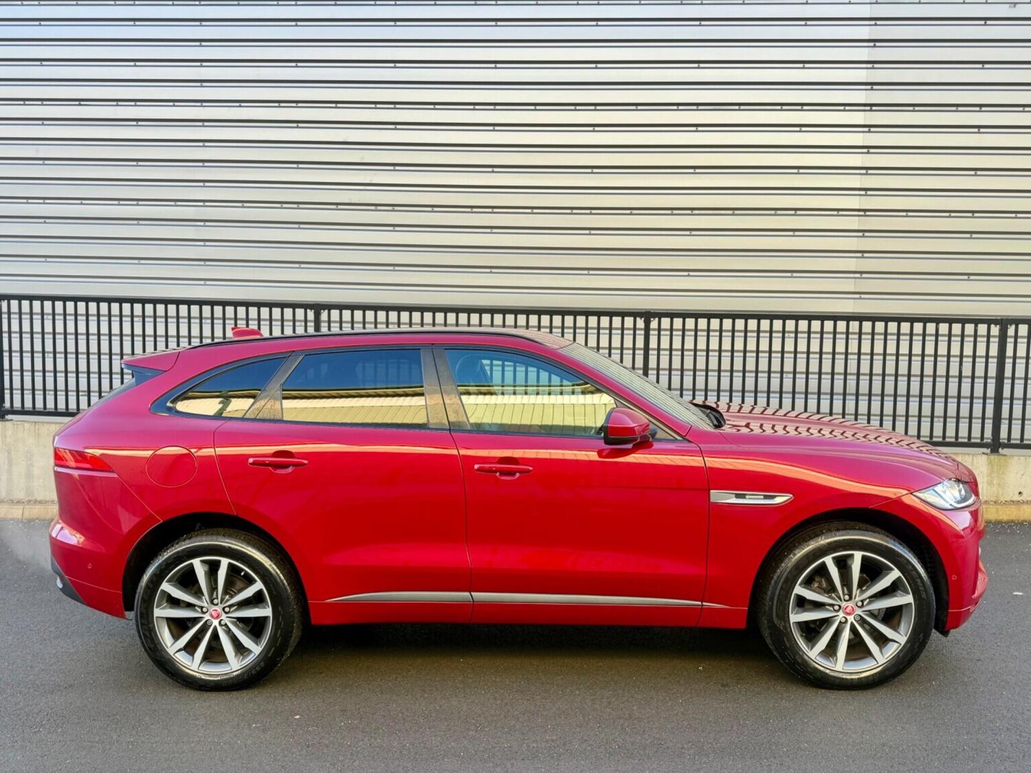 Used Jaguar F-Pace 2016 for sale - 77689003: Photo 32