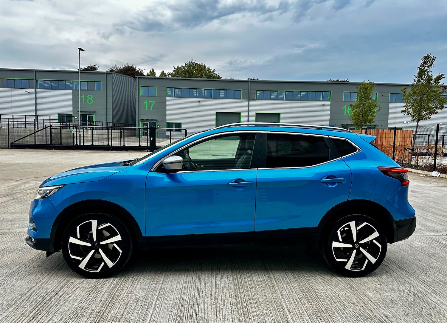 Used Nissan Qashqai 2017 for sale - 76149859: Photo 33