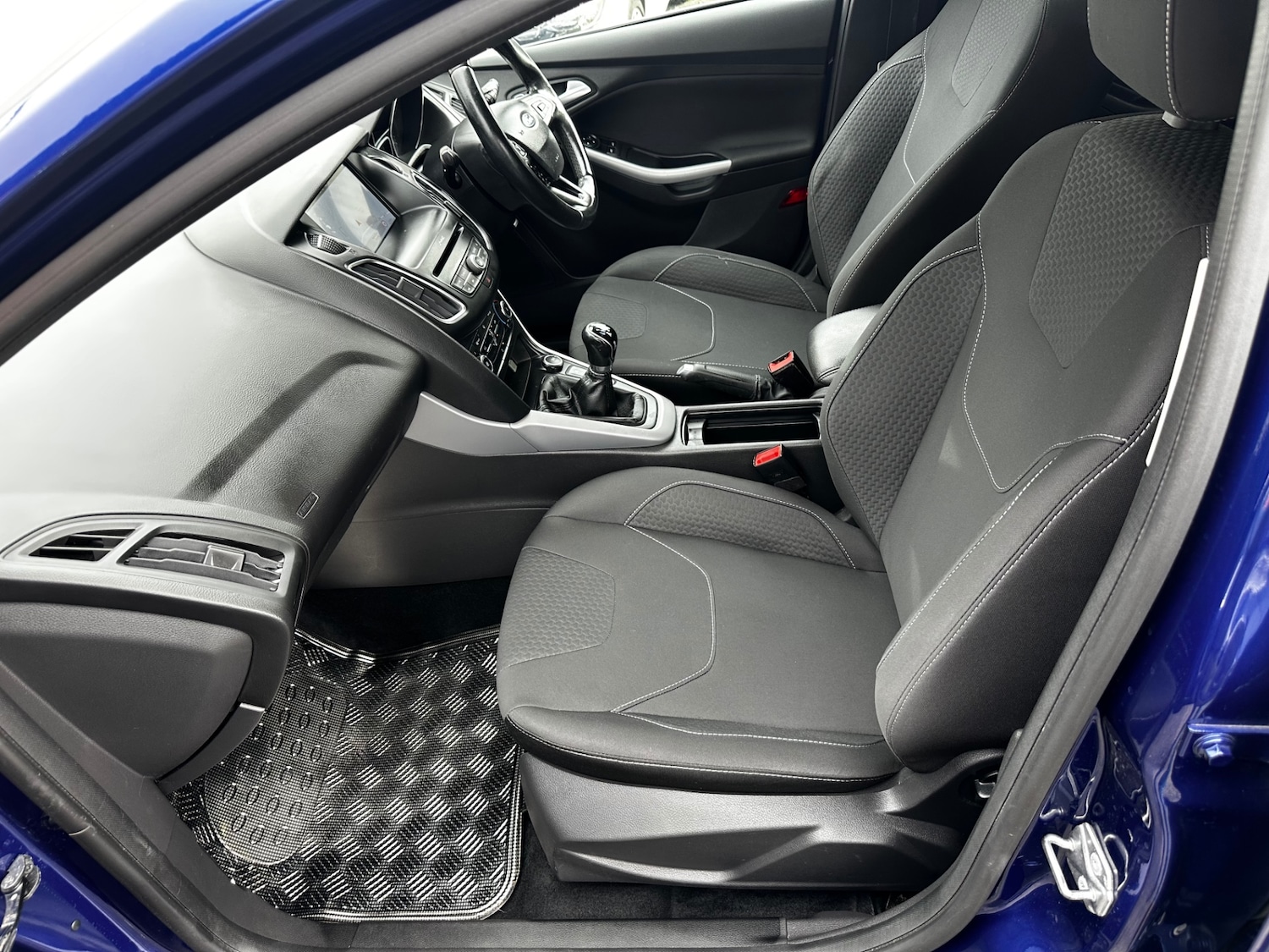 Used Ford Focus 2017 for sale - 74108405: Photo 11