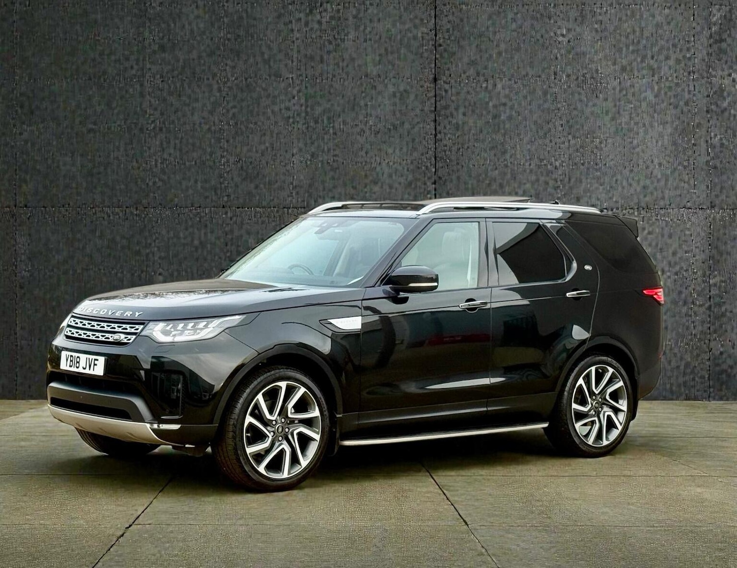 Used Land Rover Discovery 2018 for sale - 77689004: Photo 17