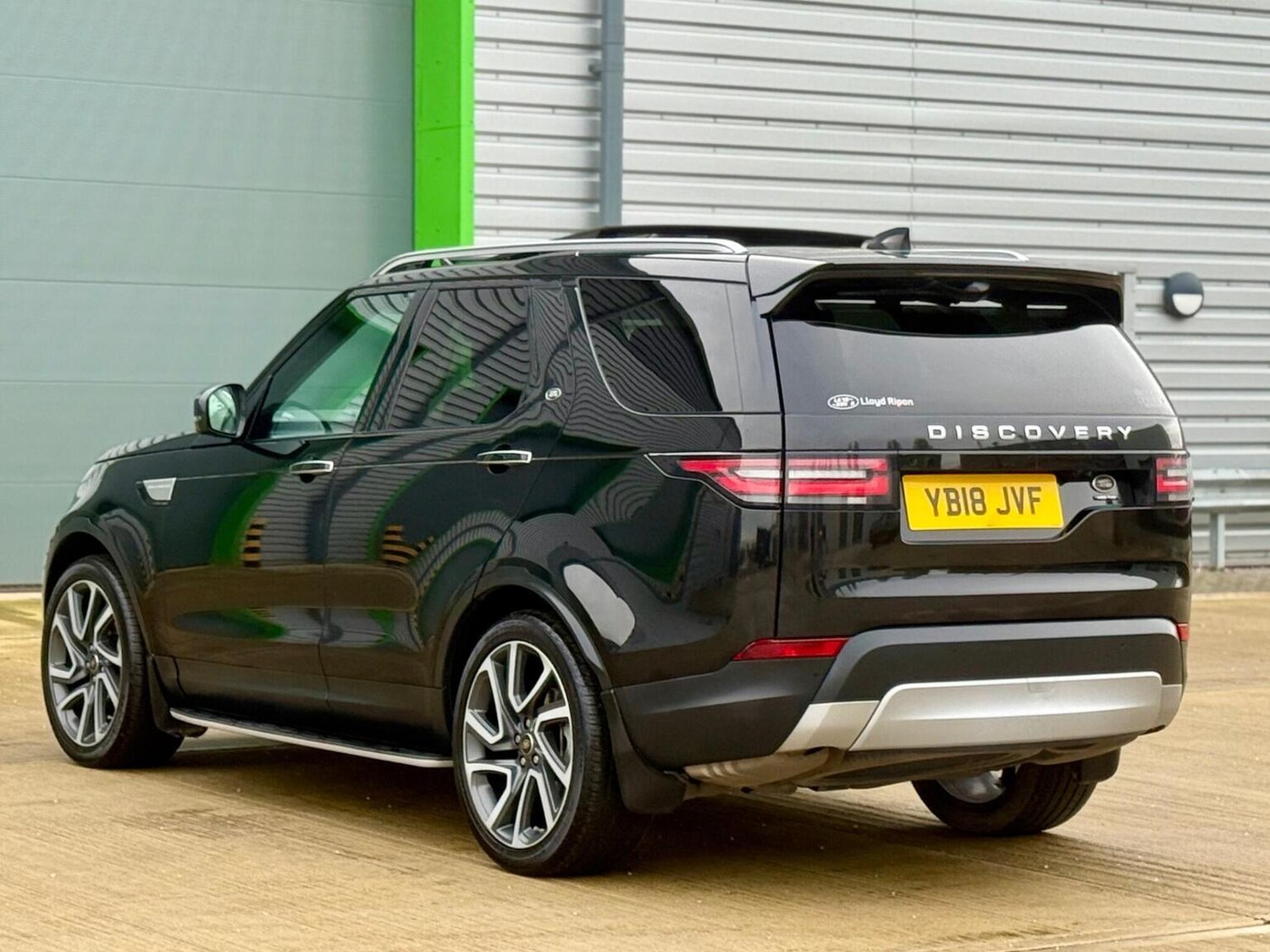 Used Land Rover Discovery 2018 for sale - 77689004: Photo 56