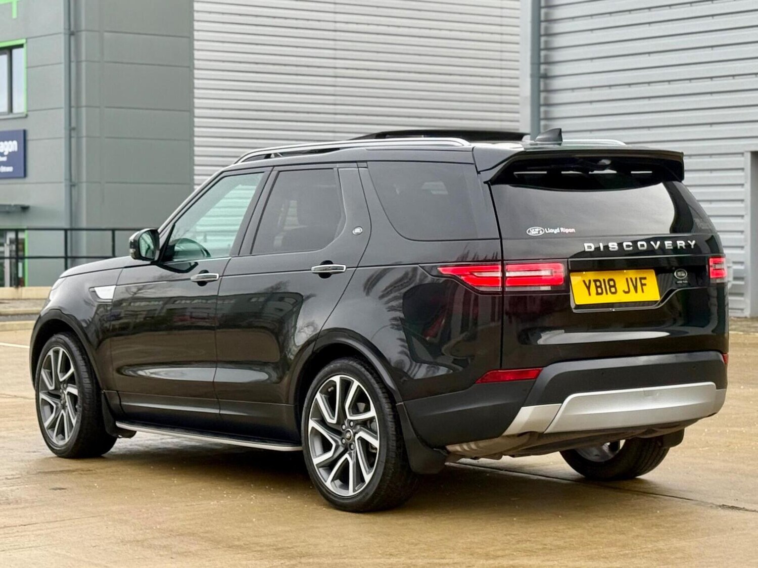 Used Land Rover Discovery 2018 for sale - 77689004: Photo 66