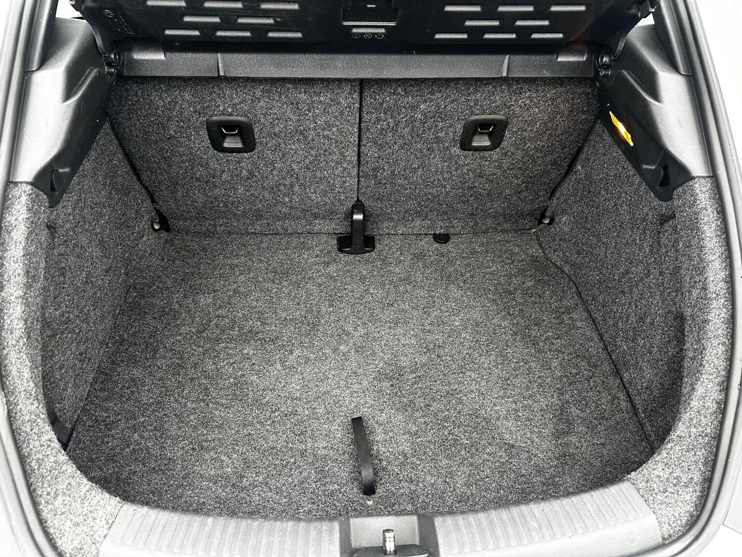 Used Volkswagen Beetle 2012 for sale - 77688977: Photo 11