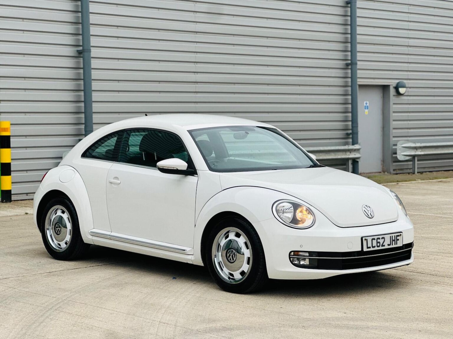 Used Volkswagen Beetle 2012 for sale - 77688977: Photo 2