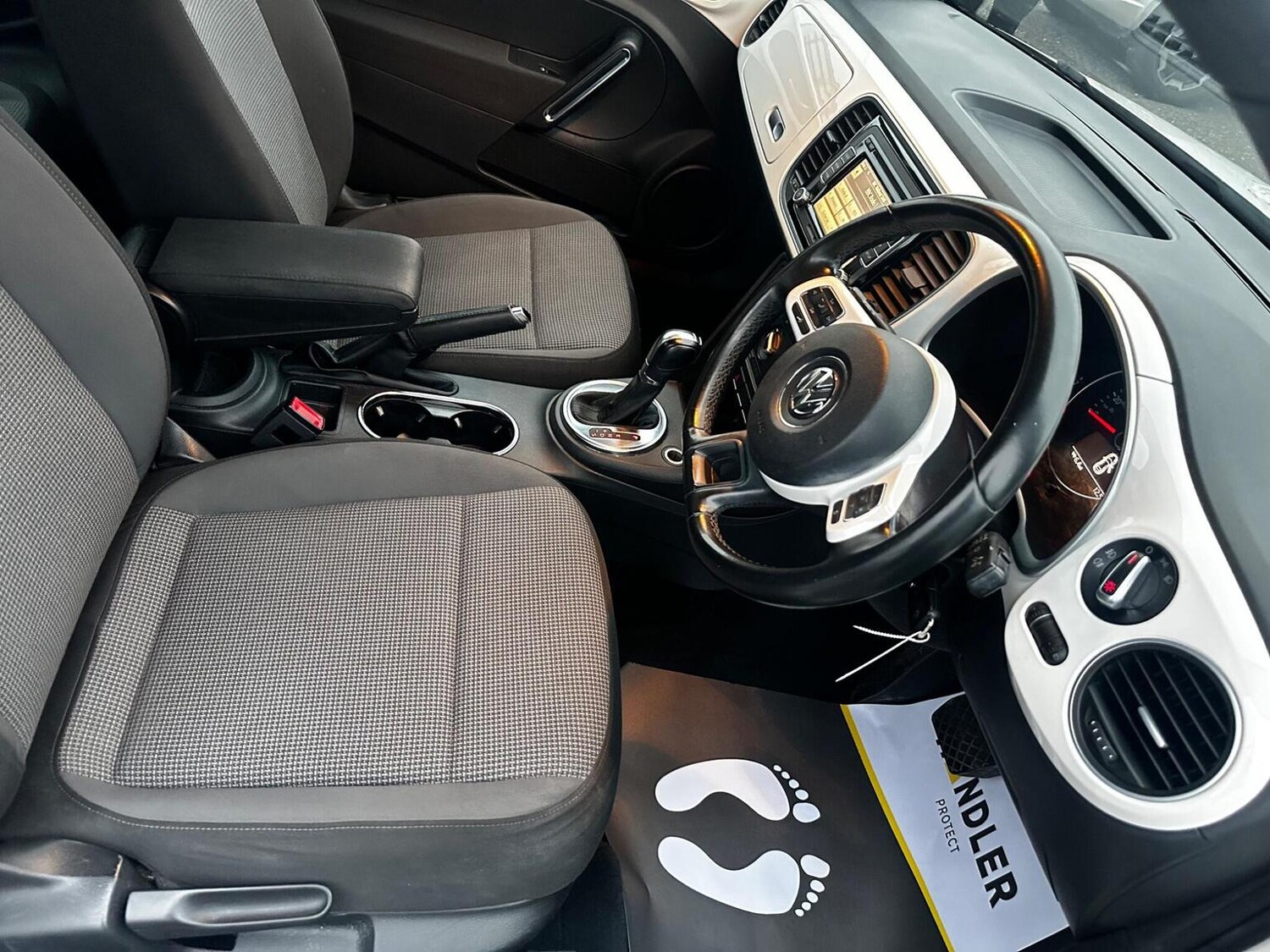 Used Volkswagen Beetle 2012 for sale - 77688977: Photo 62