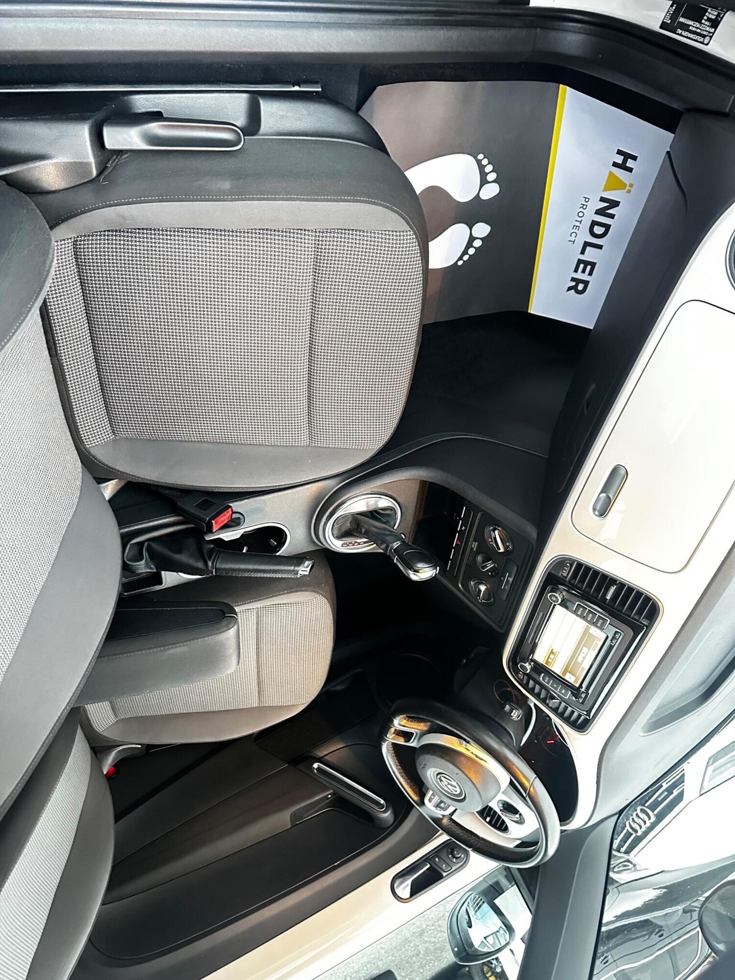 Used Volkswagen Beetle 2012 for sale - 77688977: Photo 8