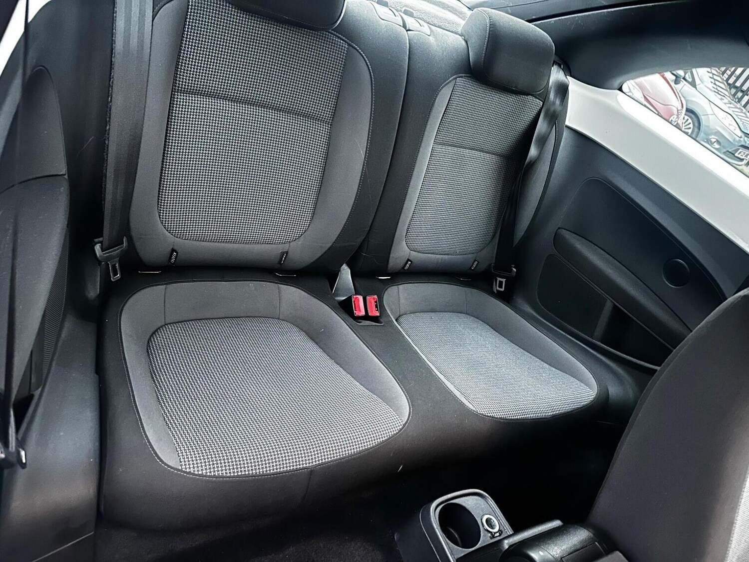 Used Volkswagen Beetle 2012 for sale - 77688977: Photo 9