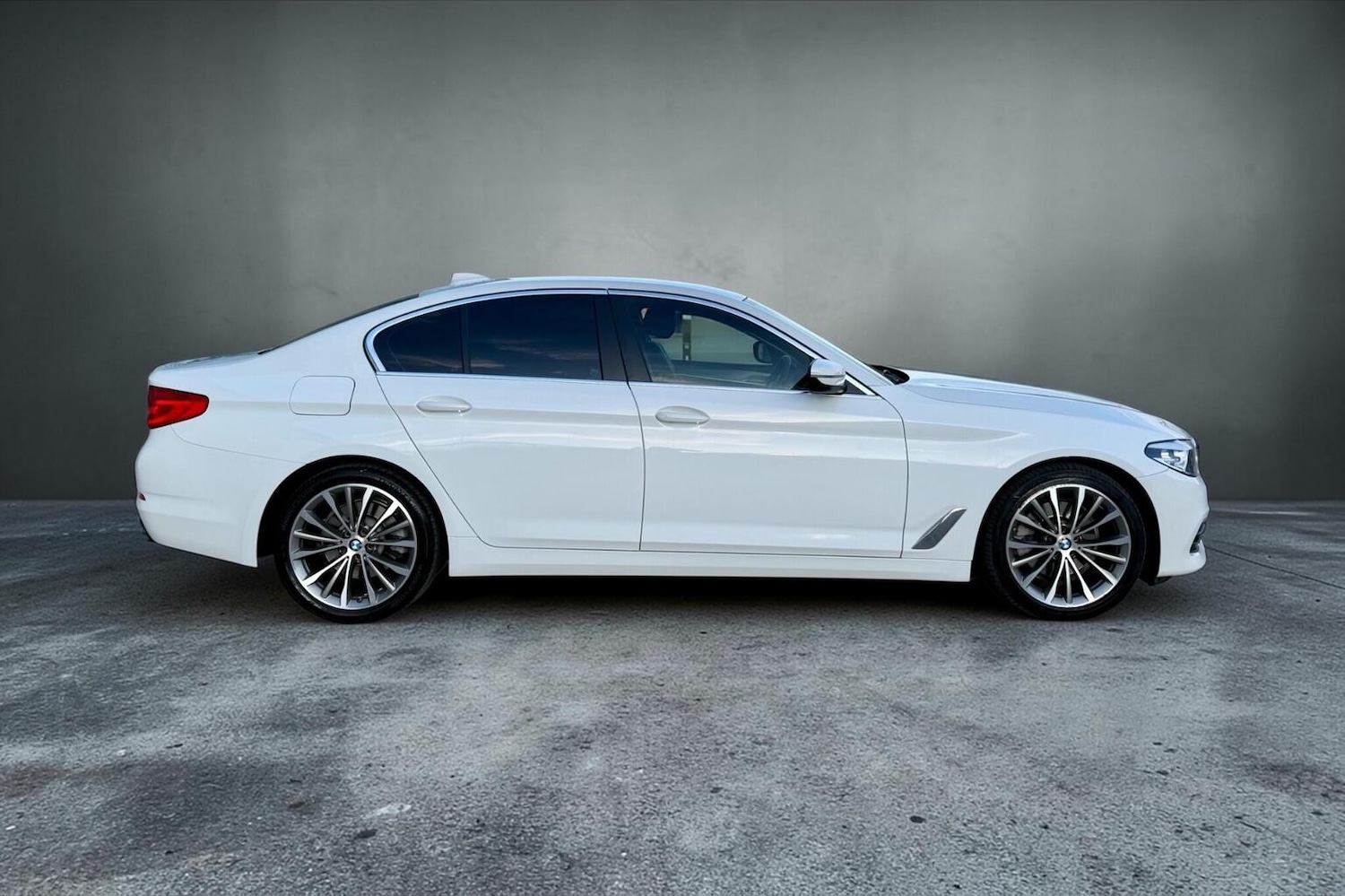 Used BMW 5 Series 2018 for sale - 77888429: Photo 28