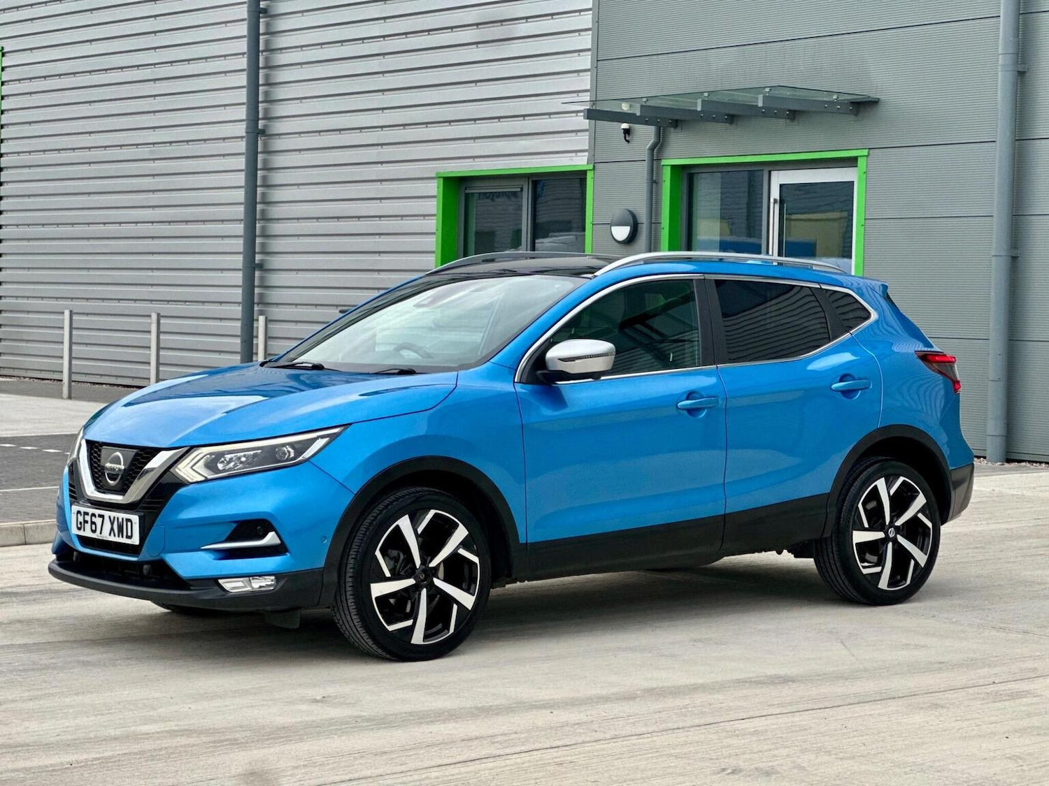 Used Nissan Qashqai 2017 for sale - 77688976: Photo 2