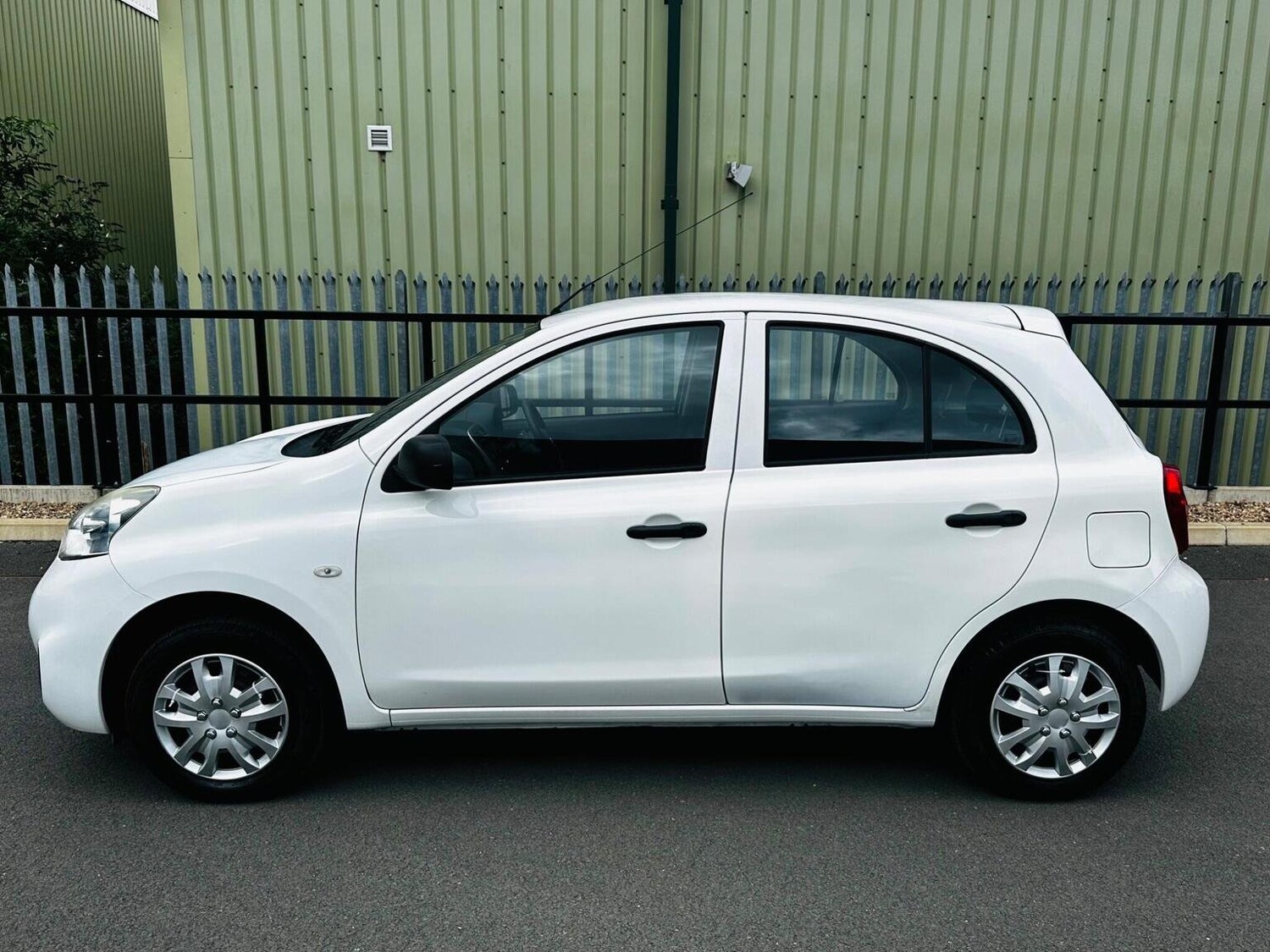 Used Nissan Micra 2013 for sale - 77688997: Photo 40