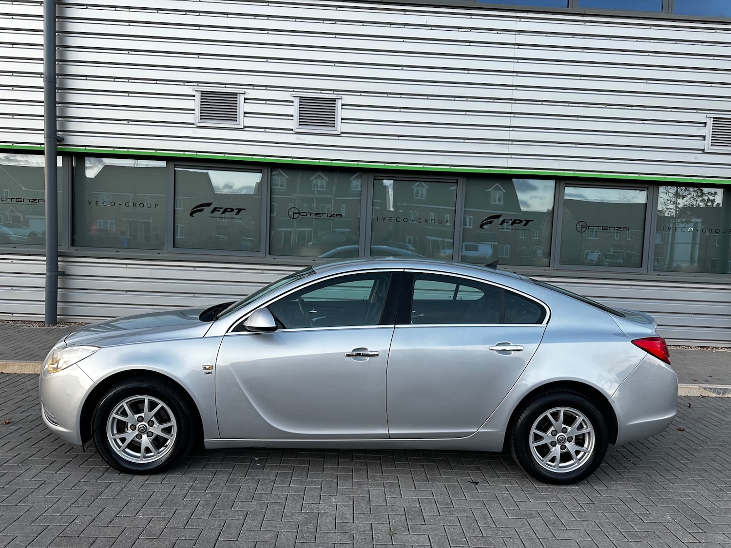 Used Vauxhall Insignia 2010 for sale - 76378917: Photo 5