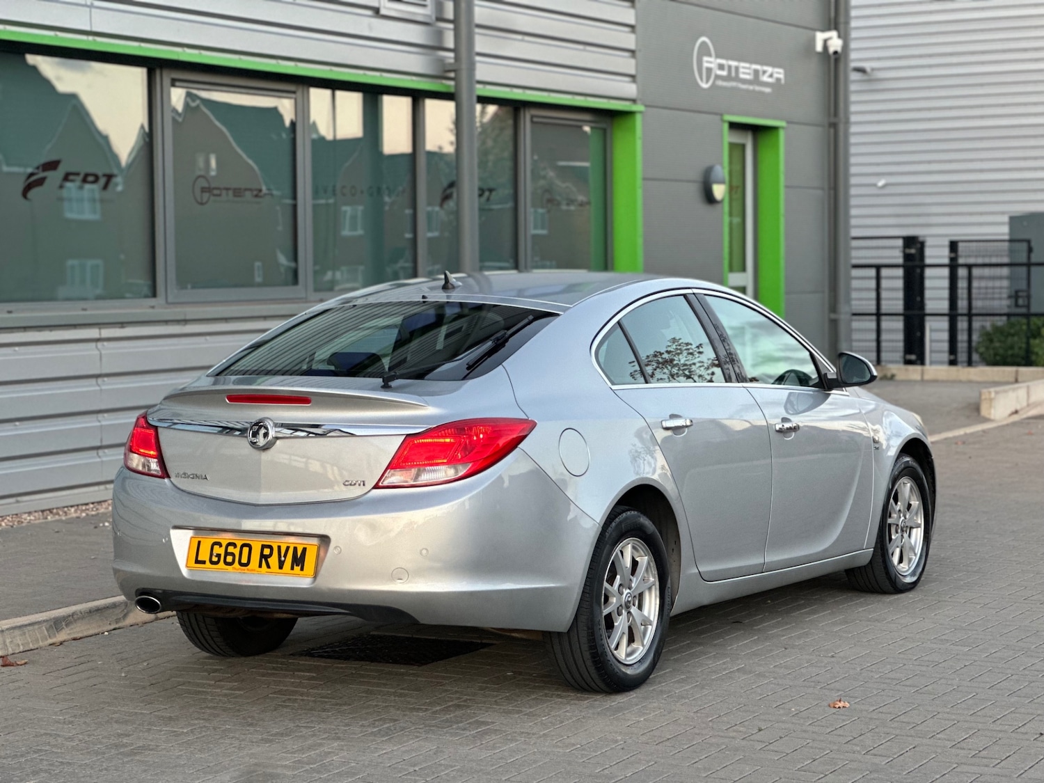 Used Vauxhall Insignia 2010 for sale - 76378917: Photo 6