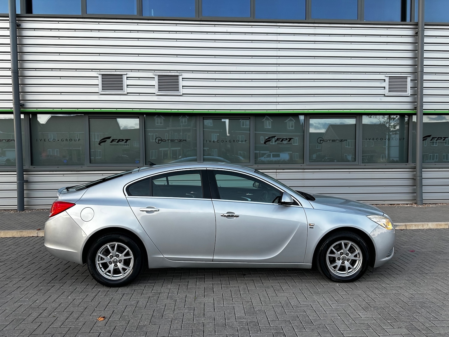 Used Vauxhall Insignia 2010 for sale - 76378917: Photo 8