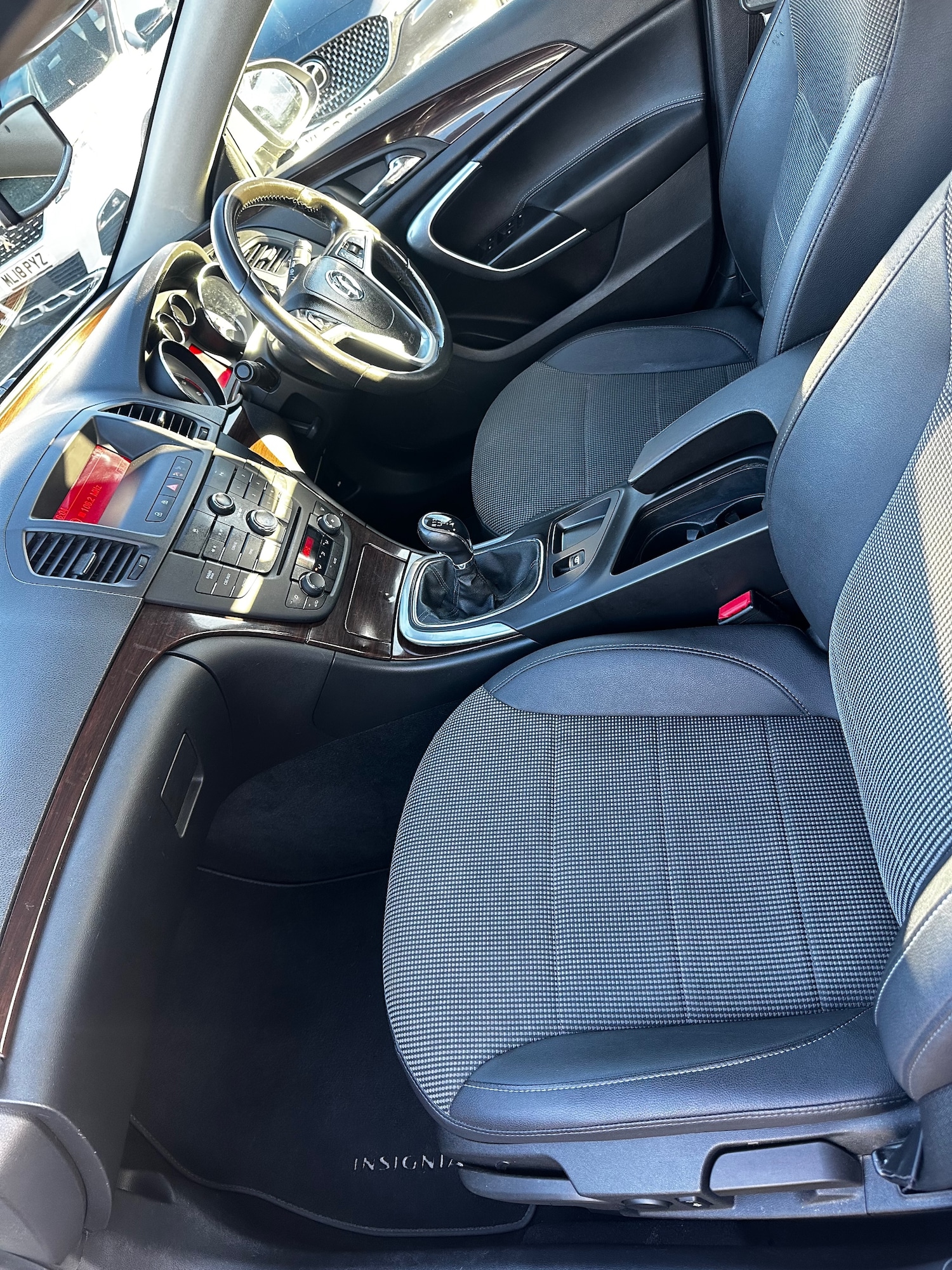 Used Vauxhall Insignia 2010 for sale - 76378917: Photo 85