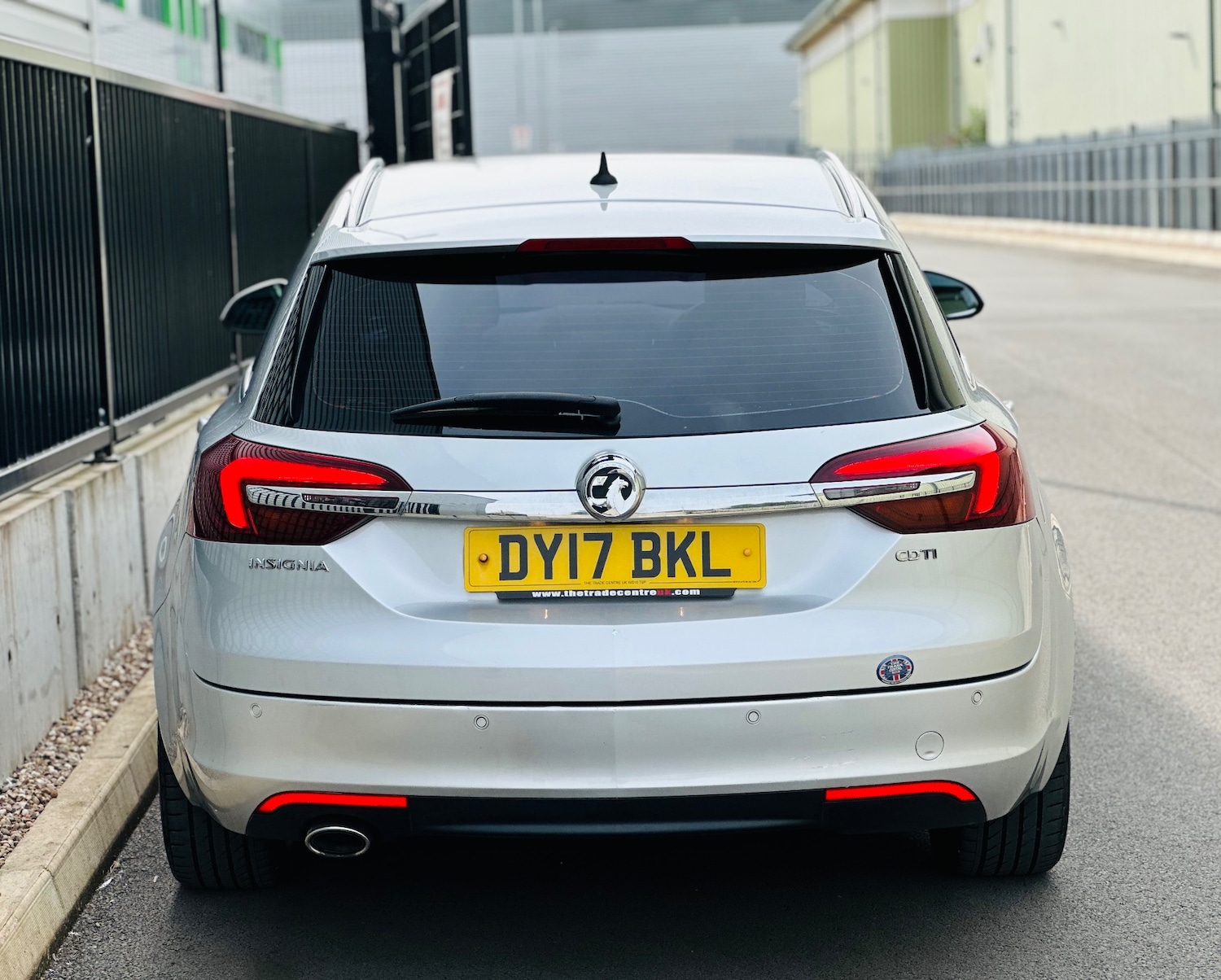 Used Vauxhall Insignia 2017 for sale - 76352113: Photo 30