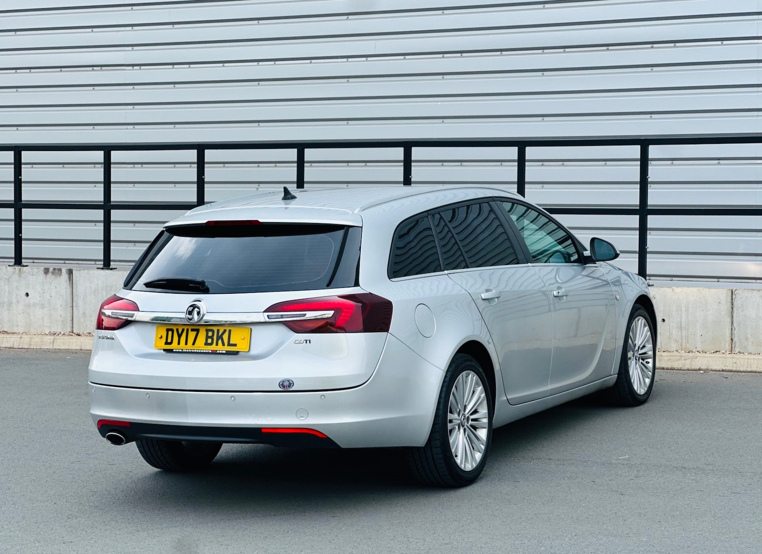 Used Vauxhall Insignia 2017 for sale - 76352113: Photo 32