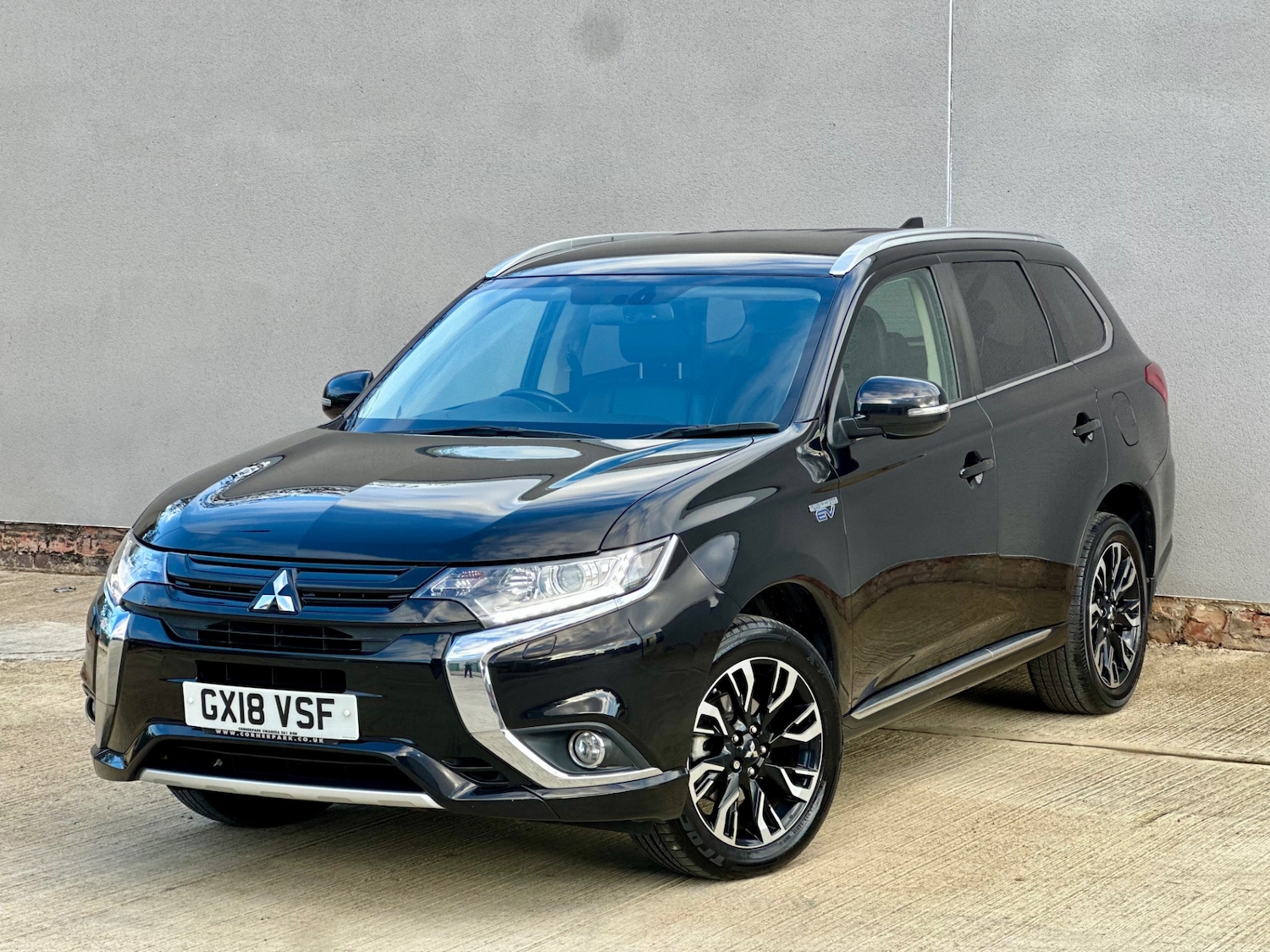 Used Mitsubishi Outlander 2018 for sale - 76445960: Photo 2