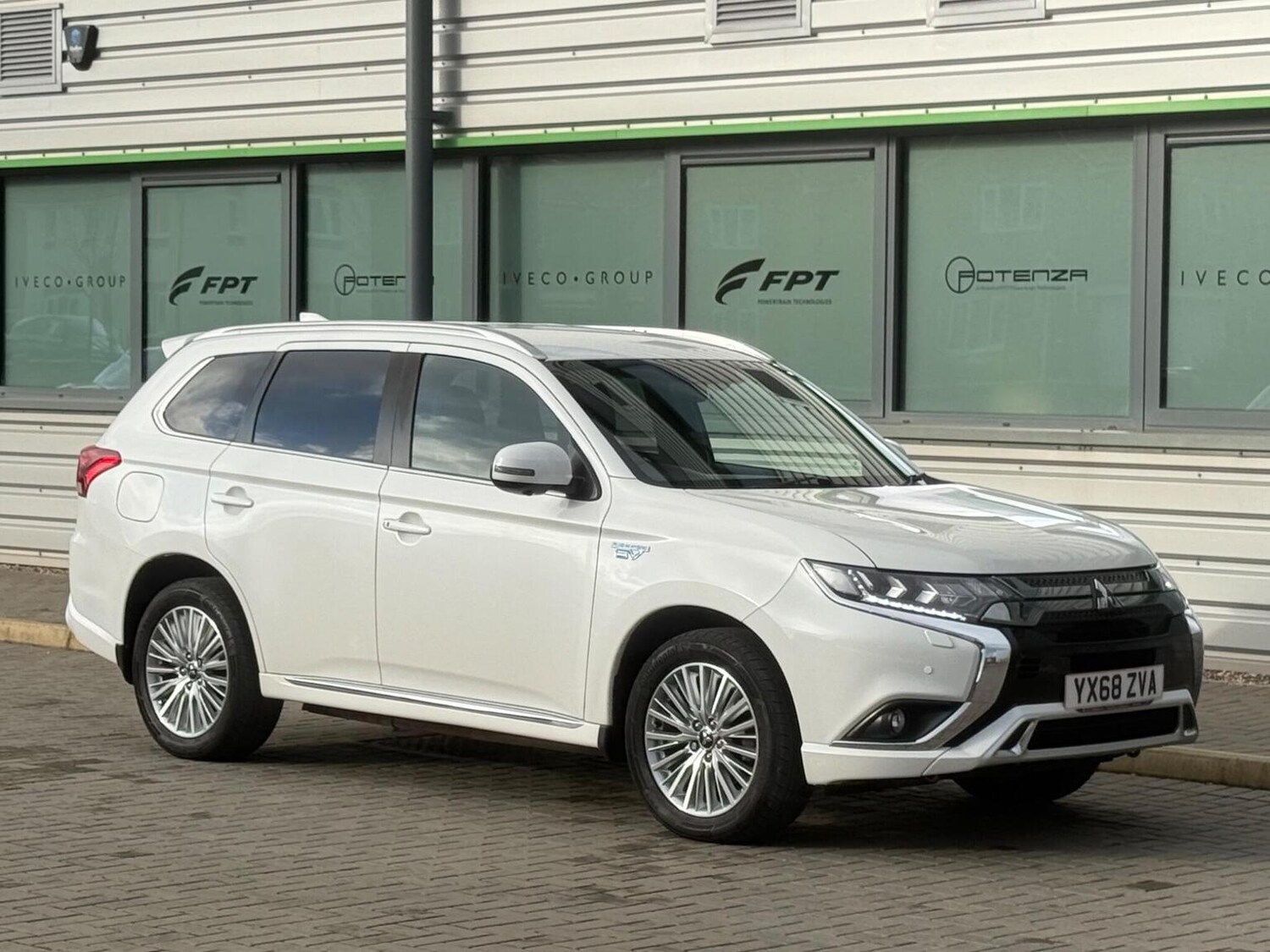 Used Mitsubishi Outlander 2018 for sale - 77688996: Photo 48