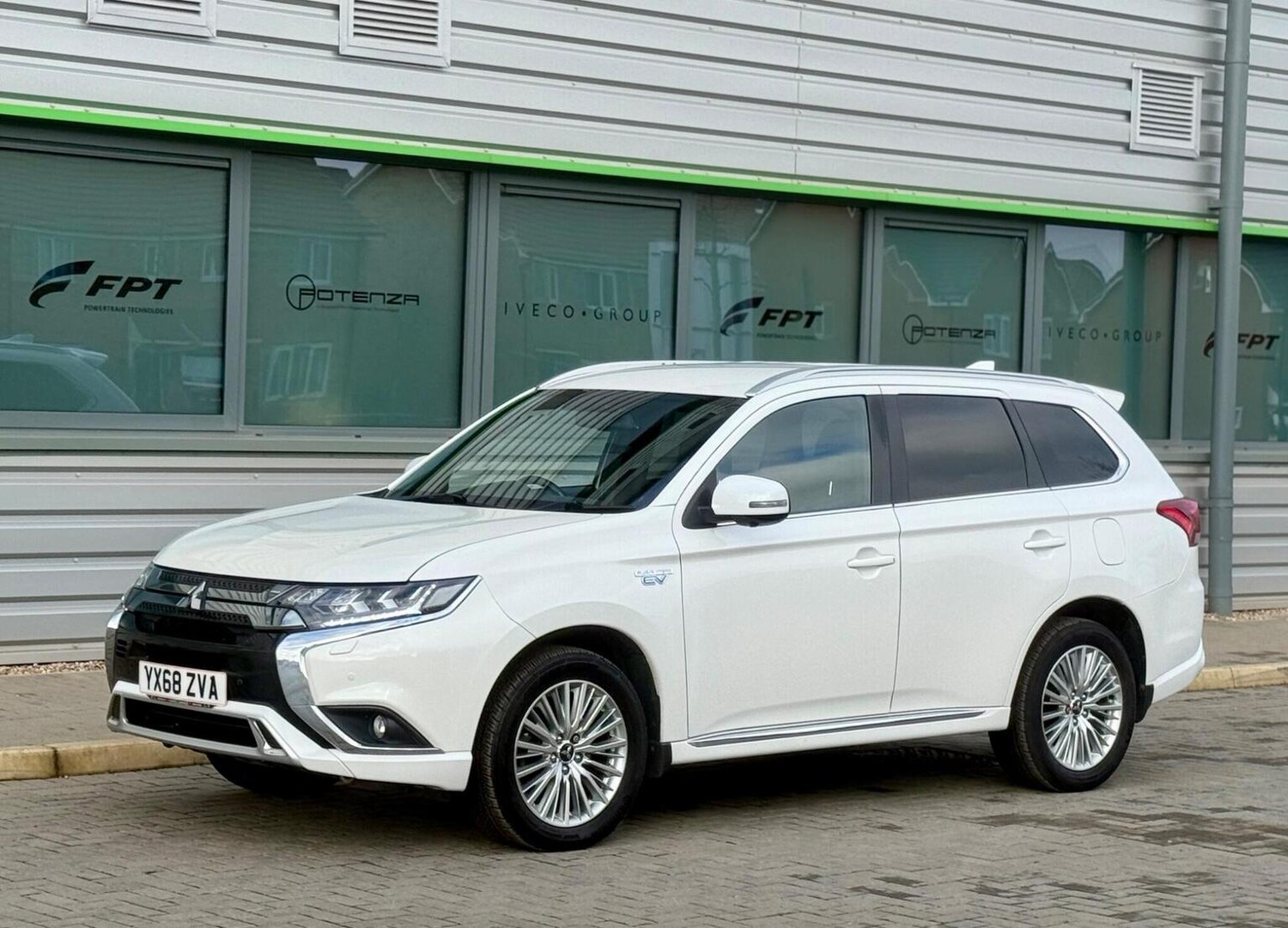 Used Mitsubishi Outlander 2018 for sale - 77688996: Photo 61