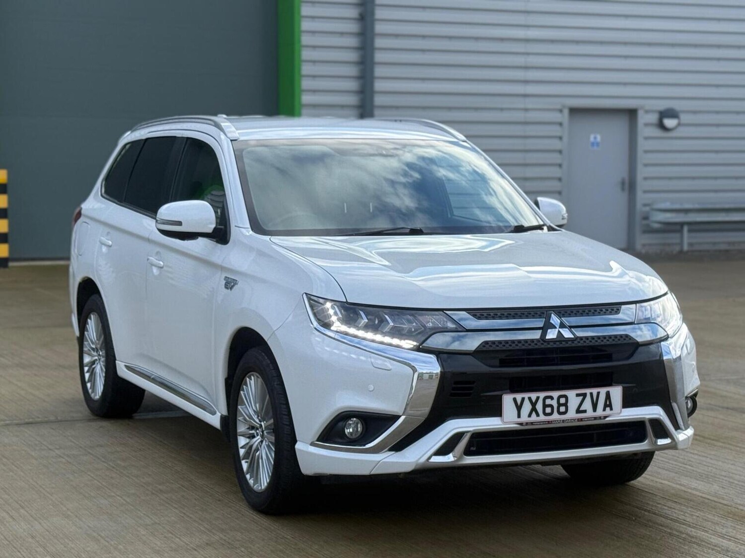 Used Mitsubishi Outlander 2018 for sale - 77688996: Photo 78