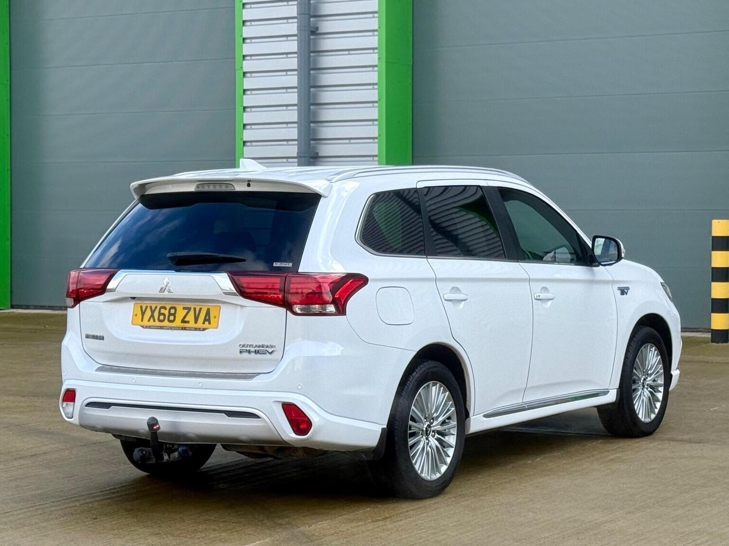 Used Mitsubishi Outlander 2018 for sale - 77688996: Photo 84