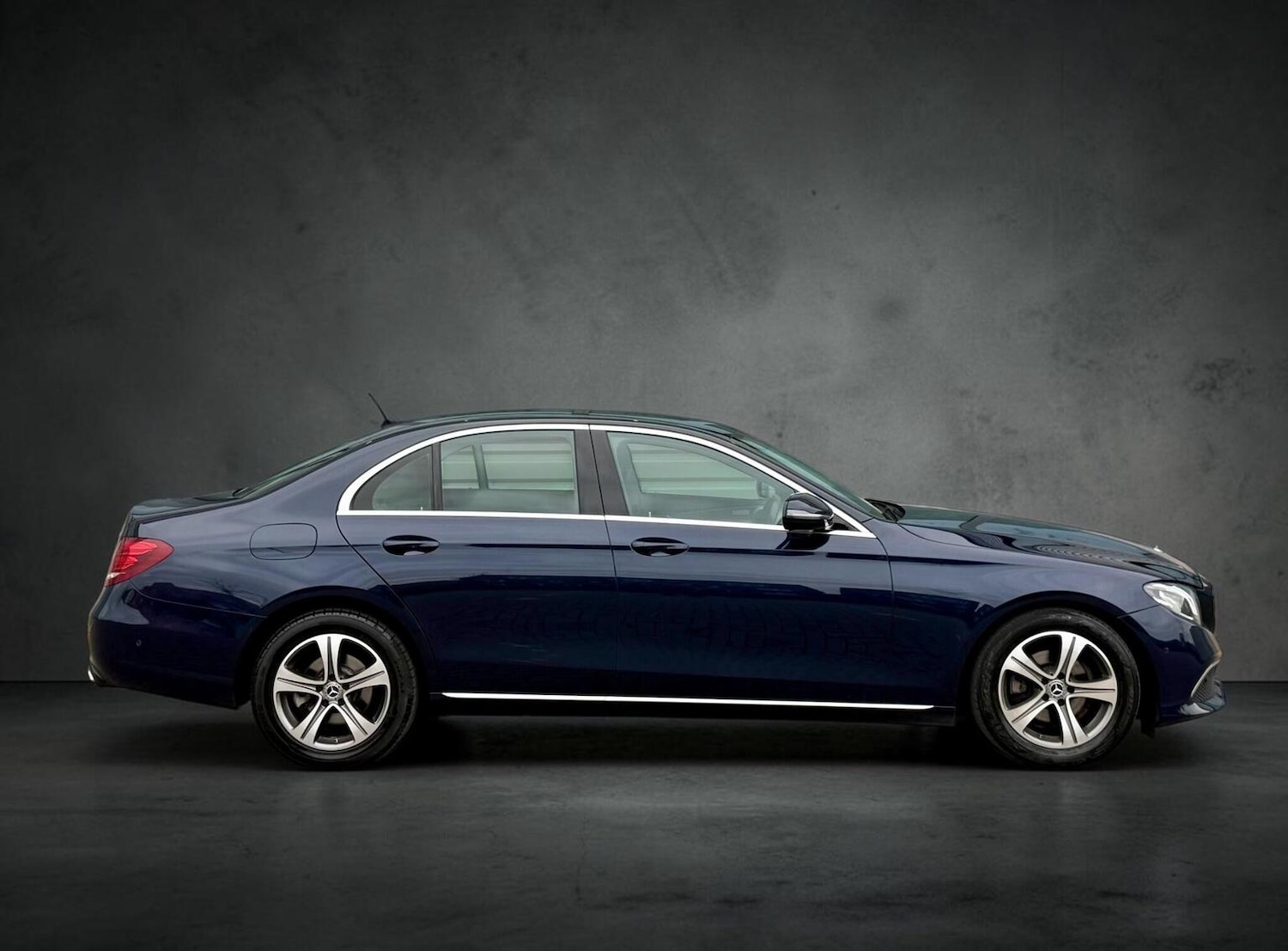 Used Mercedes-Benz E Class 2018 for sale - 78105975: Photo 8