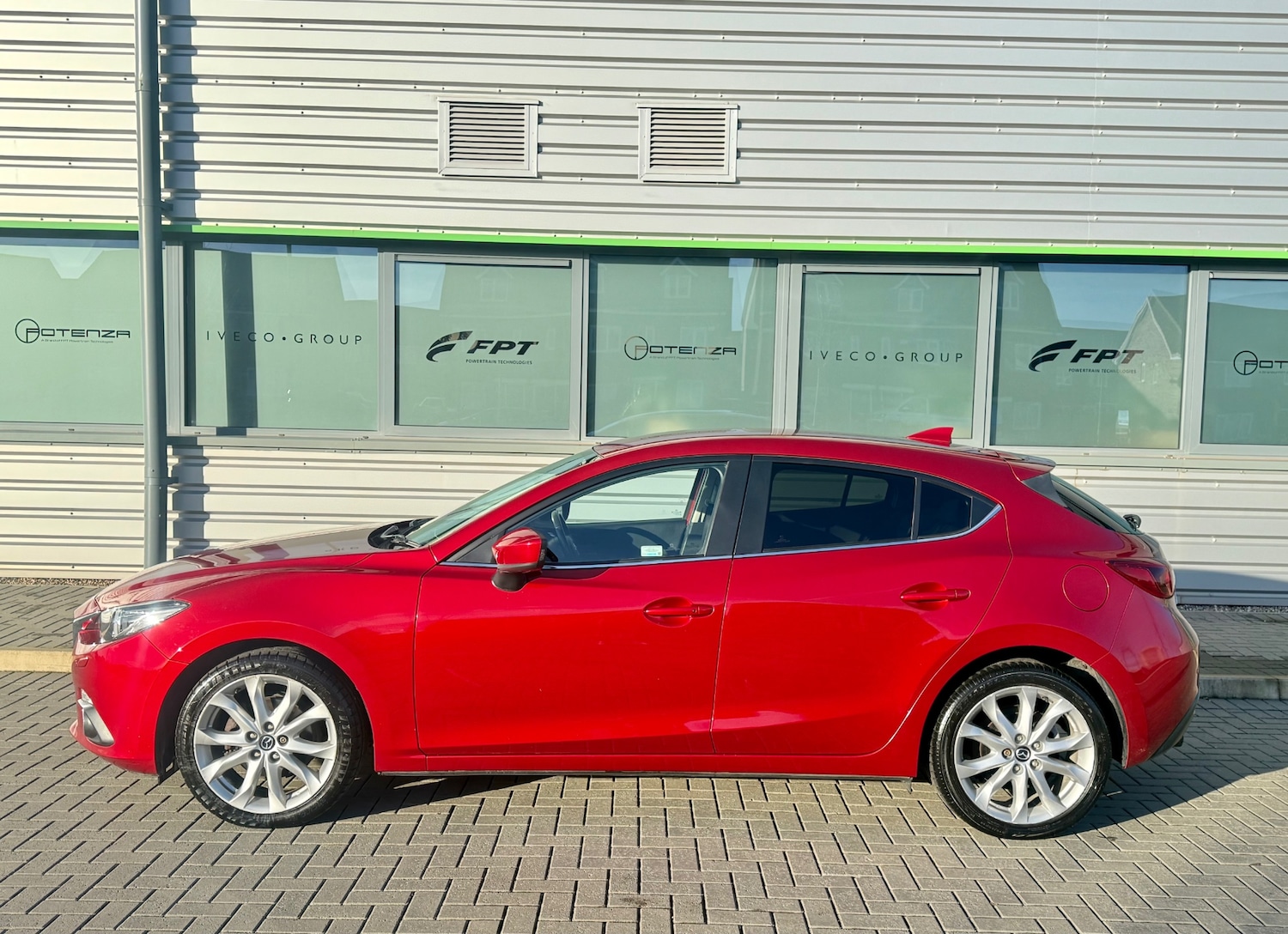 Used Mazda Mazda3 2015 for sale - 77535835: Photo 97