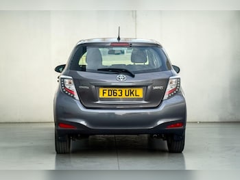 Used Toyota Yaris 2014 for sale - 77813122: Photo