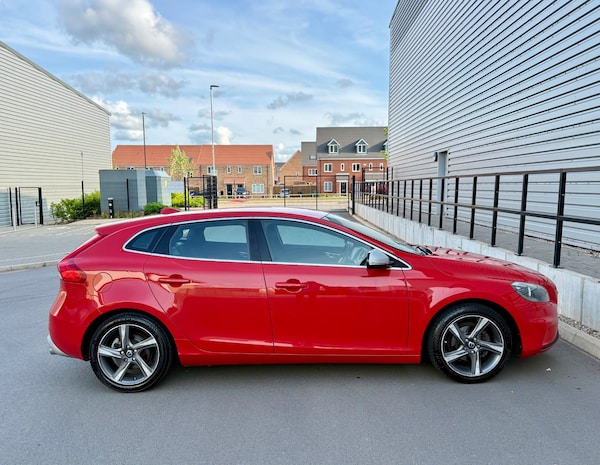 Used Volvo V40 2014 for sale - 74821328: Photo 47
