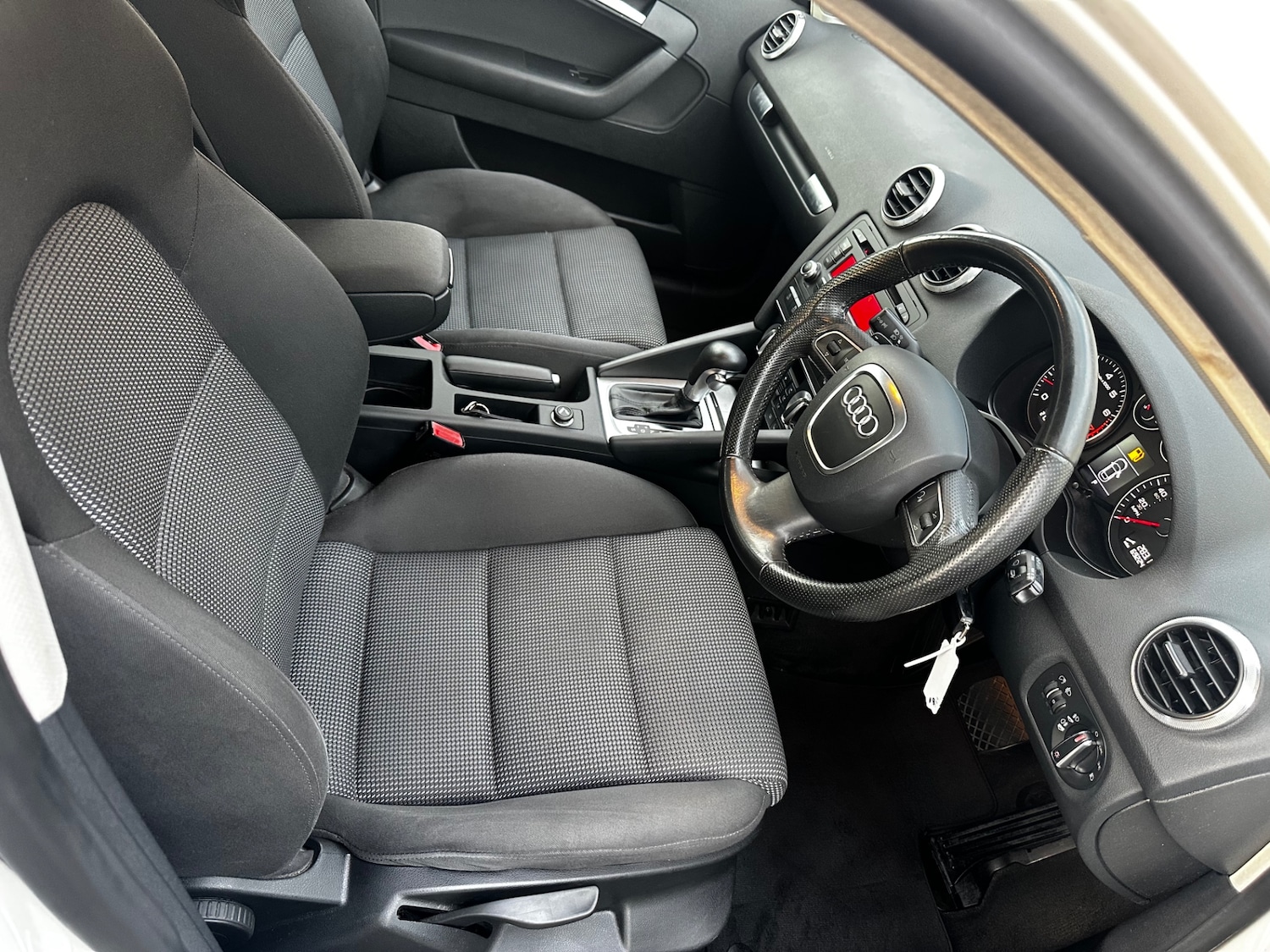 Used Audi A3 2010 for sale - 76237288: Photo 14