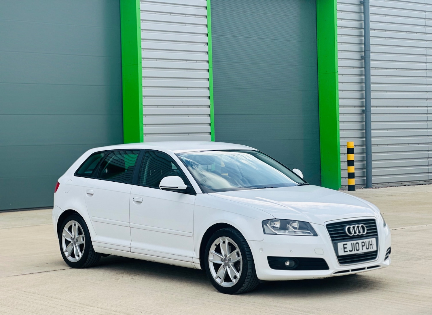 Used Audi A3 2010 for sale - 76237288: Photo 2