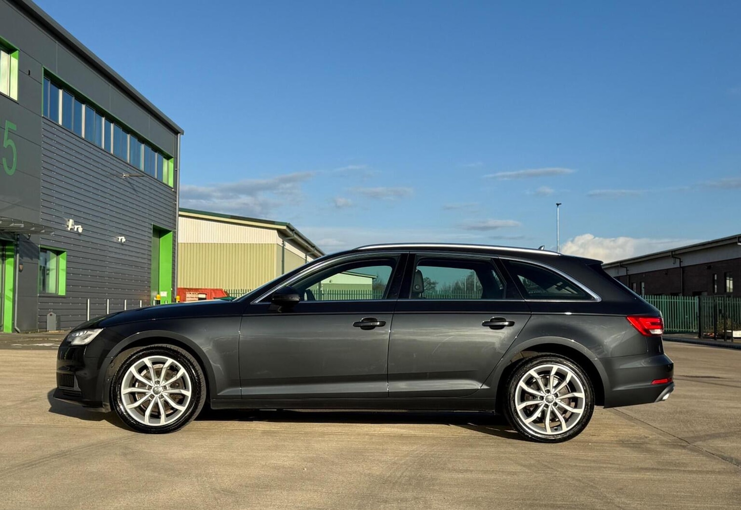 Used Audi A4 2019 for sale - 77896151: Photo 76