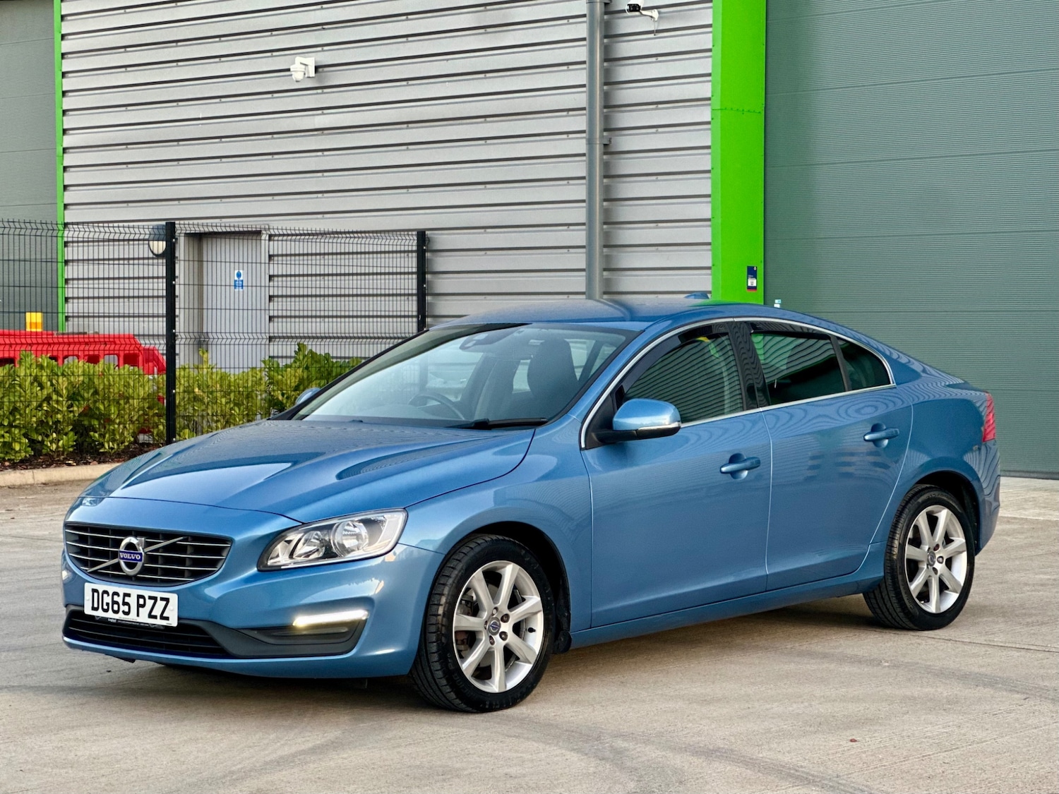Used Volvo S60 2015 for sale - 76070614: Photo 1