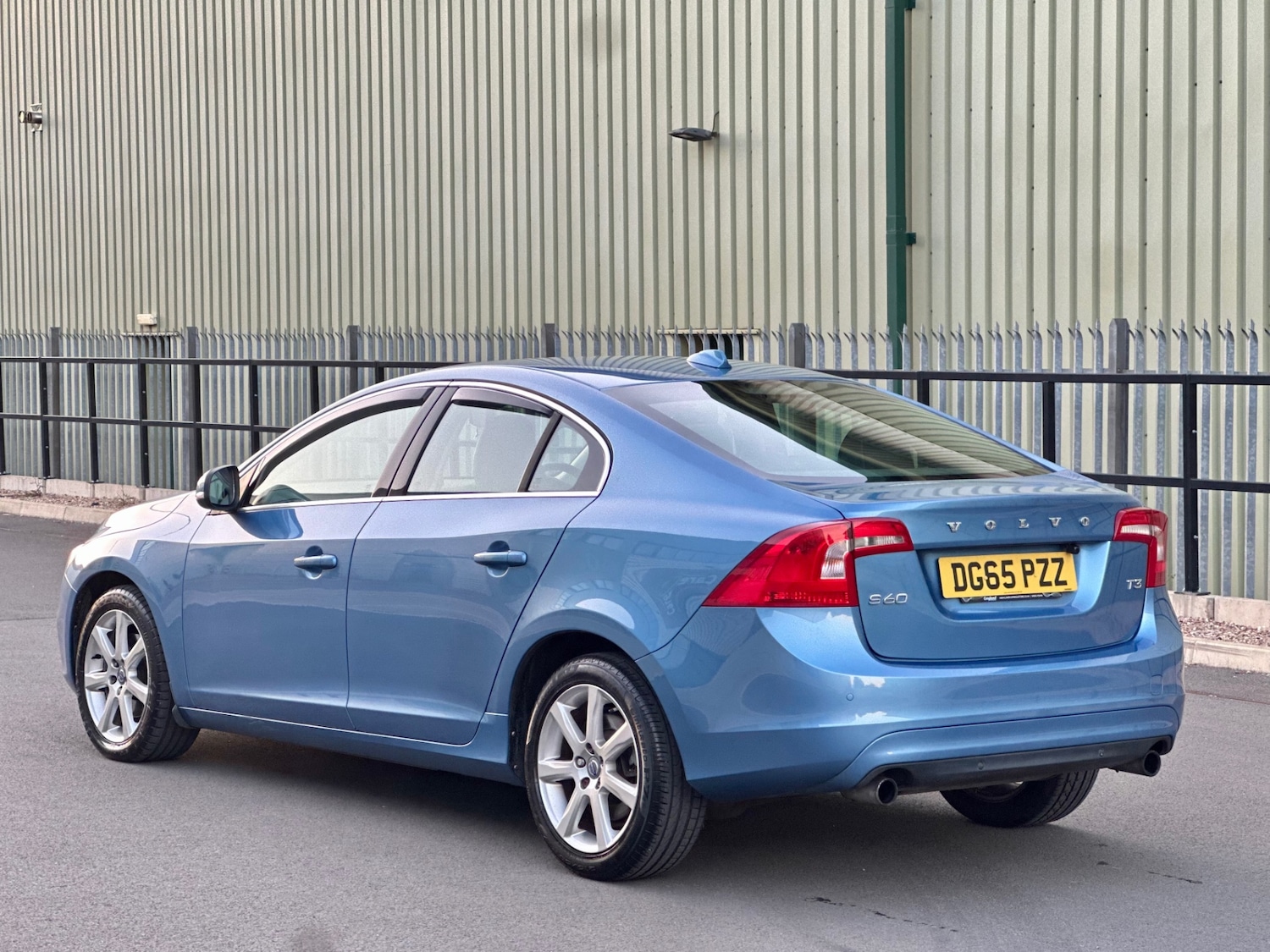 Used Volvo S60 2015 for sale - 76070614: Photo 21