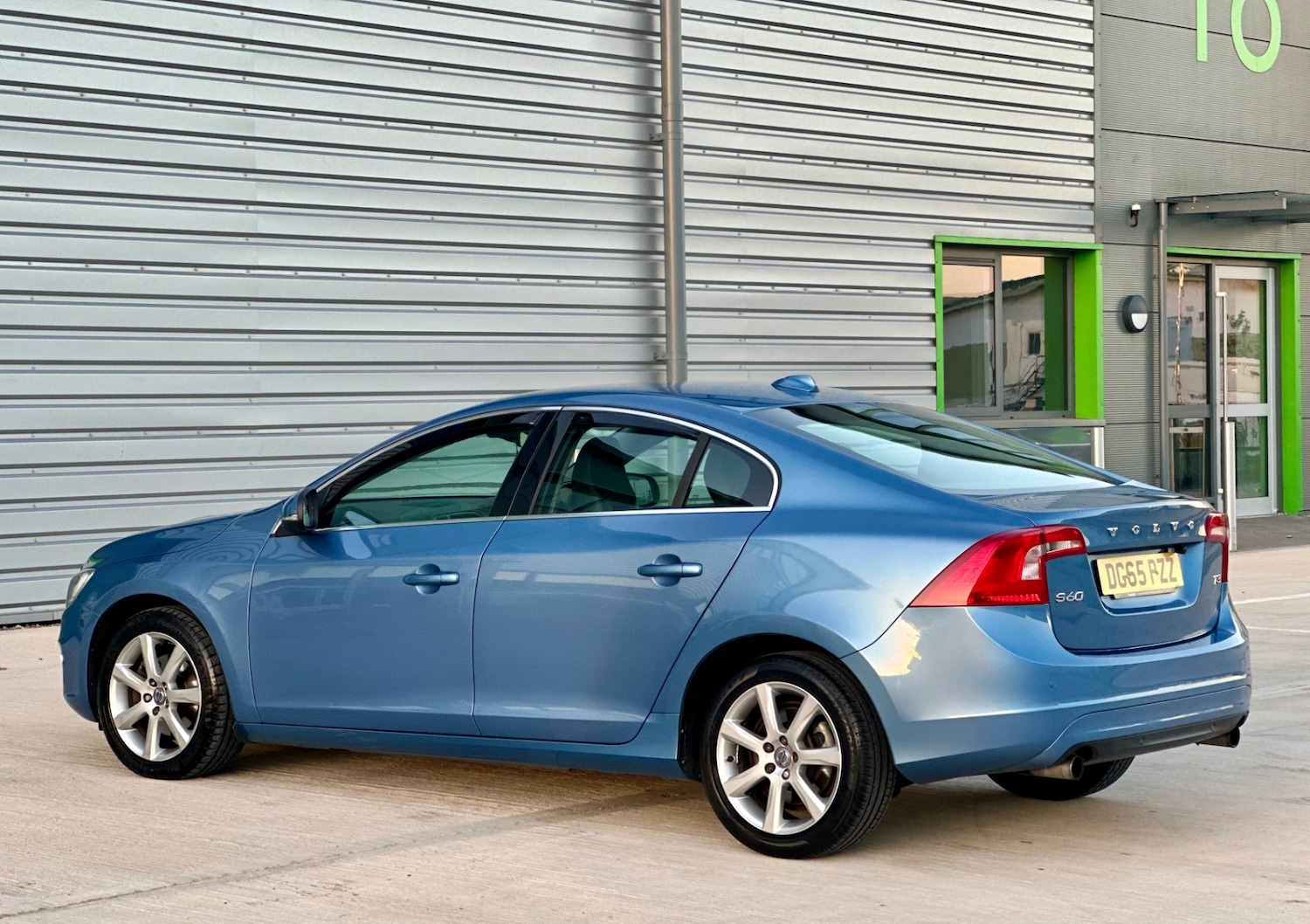 Used Volvo S60 2015 for sale - 76070614: Photo 42