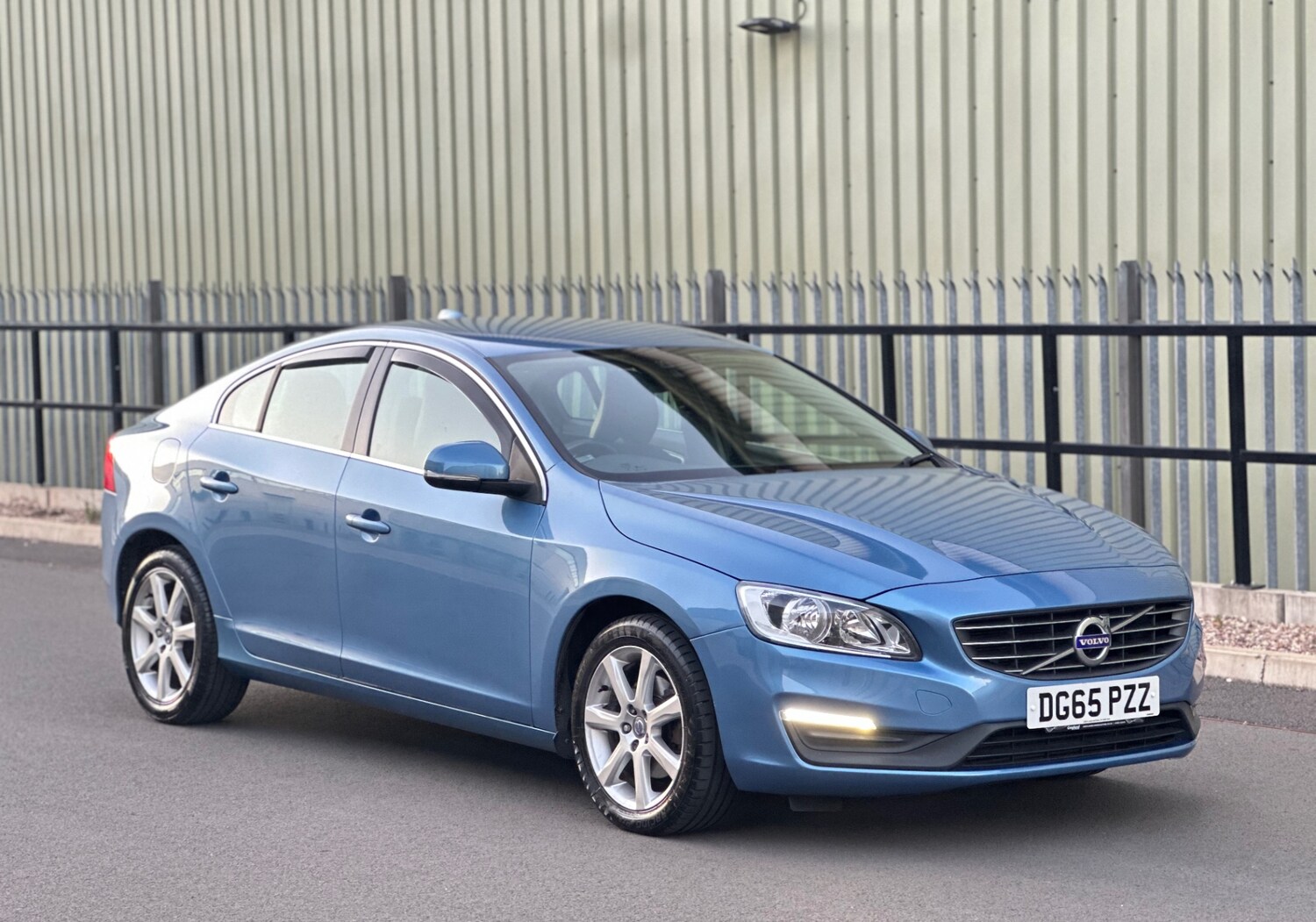 Used Volvo S60 2015 for sale - 76070614: Photo 57