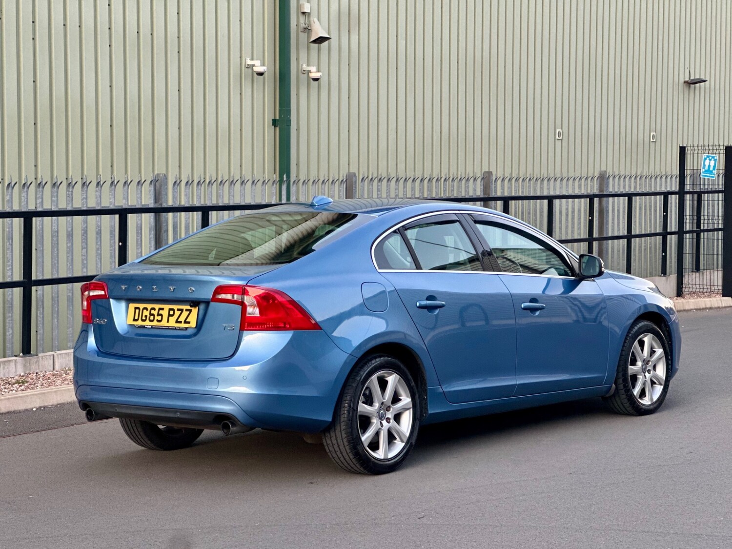 Used Volvo S60 2015 for sale - 76070614: Photo 58