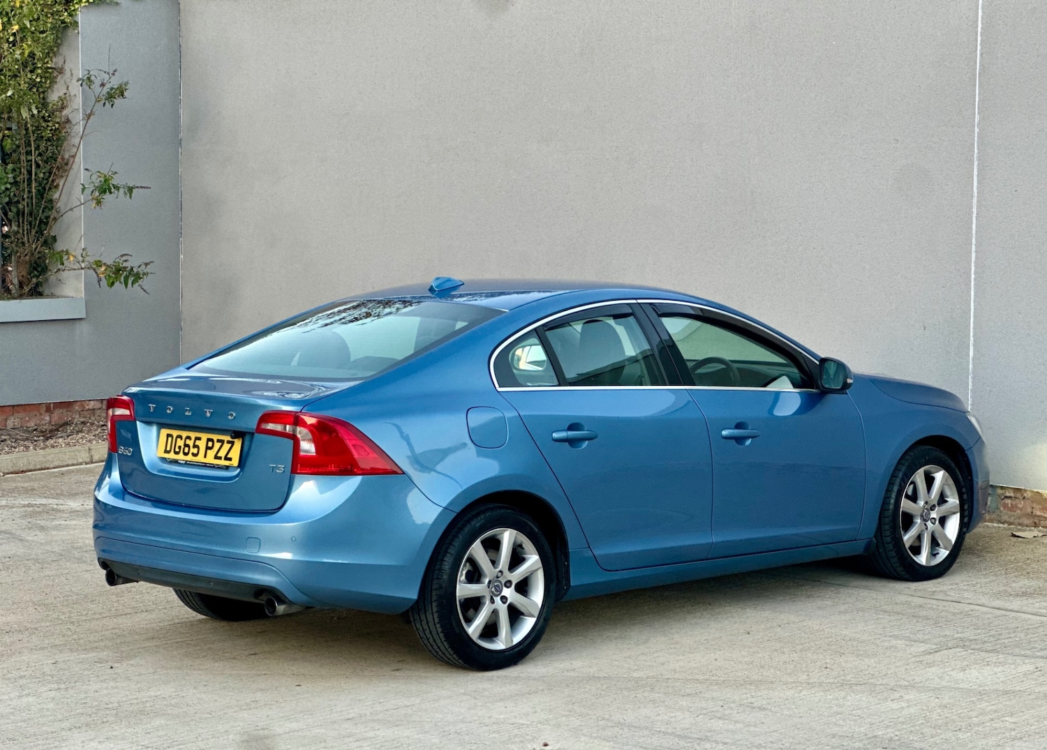 Used Volvo S60 2015 for sale - 76070614: Photo 61