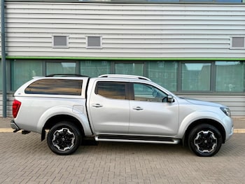 Used Nissan Navara 2019 for sale - 77689002: Photo