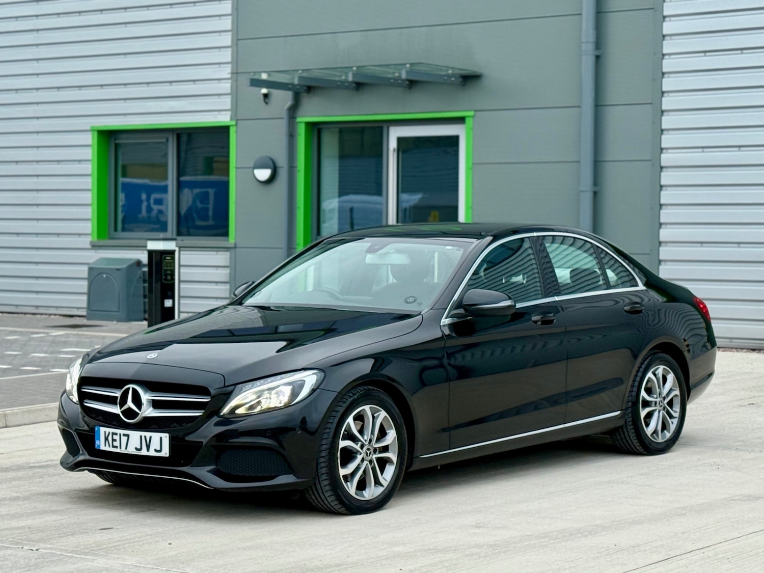 Used Mercedes-Benz C Class 2017 for sale - 76225486: Photo 1