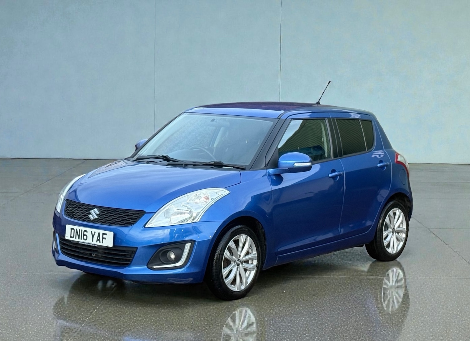 Used Suzuki Swift 2016 for sale - 77198497: Photo 2