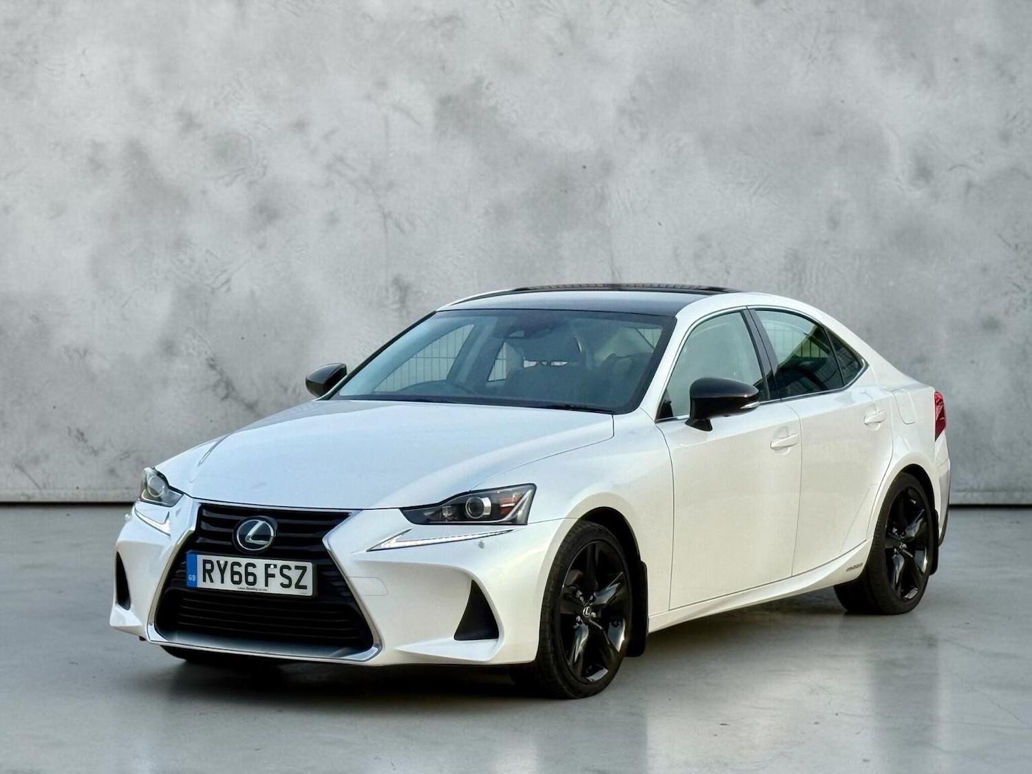 Used Lexus IS 2017 for sale - 78131590: Photo 1