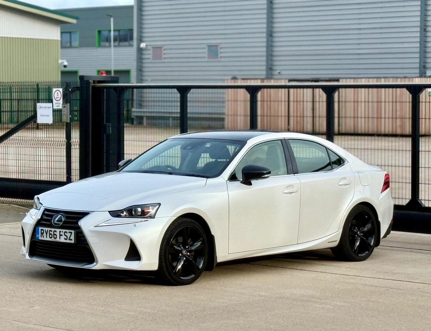 Used Lexus IS 2017 for sale - 78131590: Photo 26