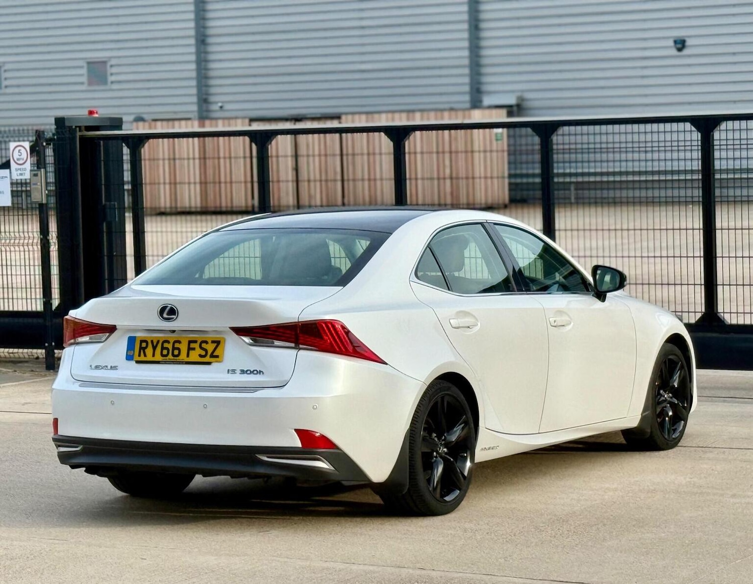 Used Lexus IS 2017 for sale - 78131590: Photo 82