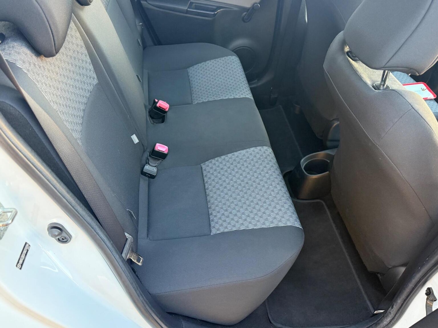 Used Toyota Yaris 2015 for sale - 77931270: Photo 11